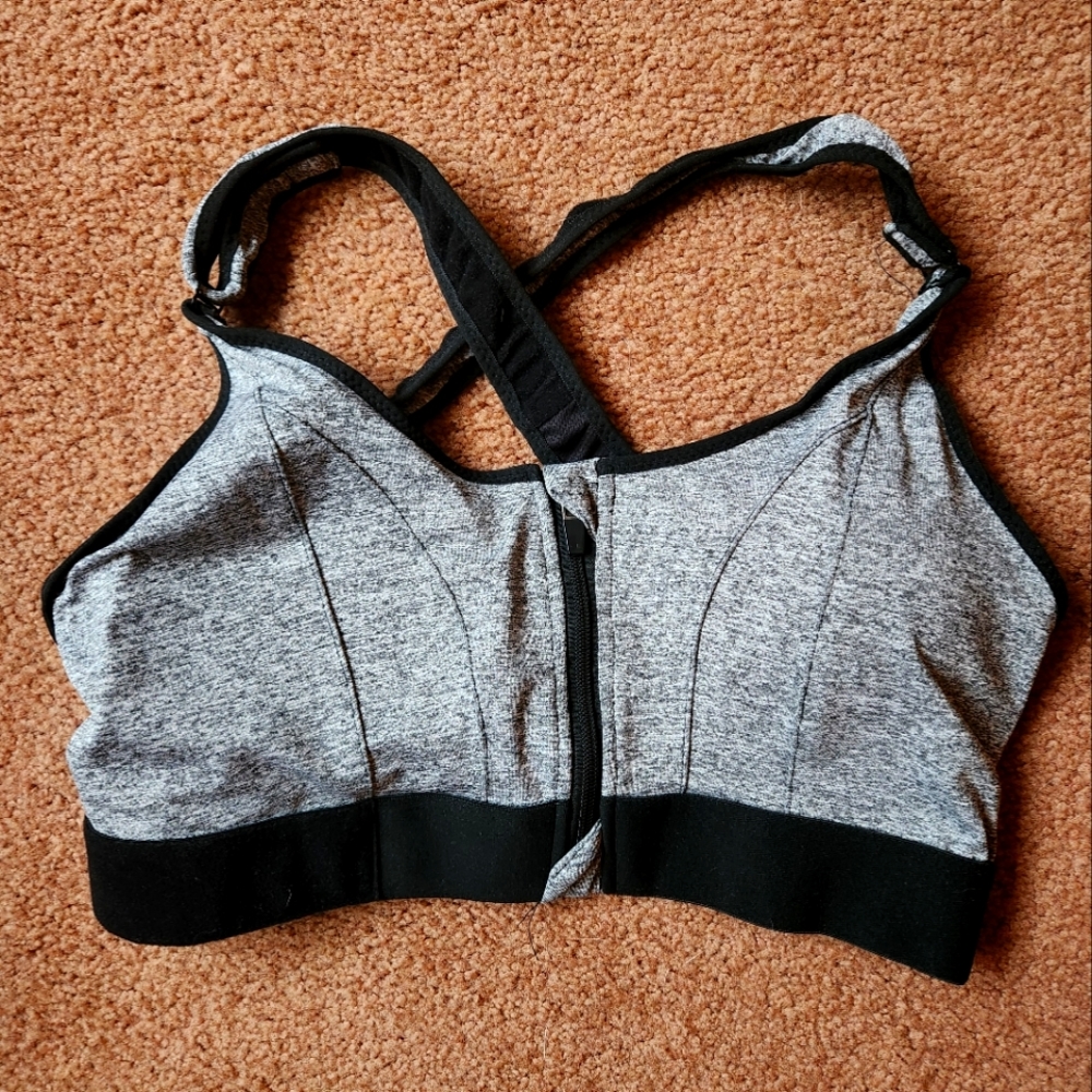 2 Brand New:  Adjustable strap wireless fitness bra's black/Gray 5XL